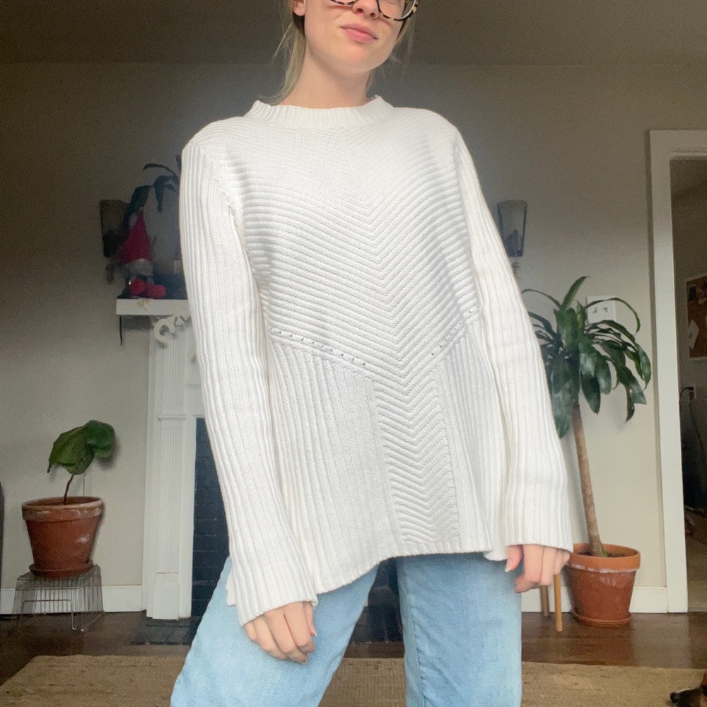 Beautifully stitched Pacsun white sweater